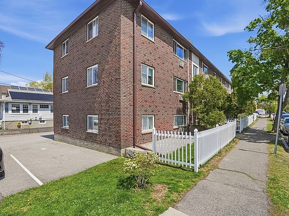 2nd image of 79 Holbrook Rd APT 2