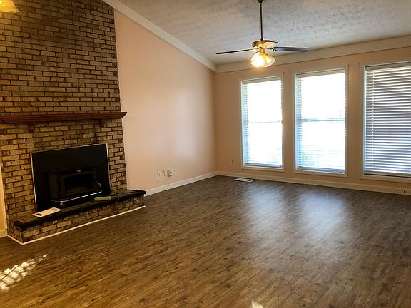 2nd image of 3051 Beaver Dr