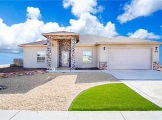 972 Willow River Dr, El Paso, TX 79932