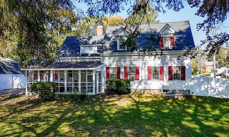 12 Centre St, Danvers, MA 01923 Zillow