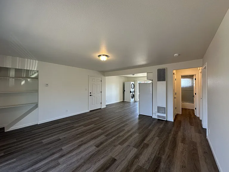 2380 Orange Ln — Photo 4