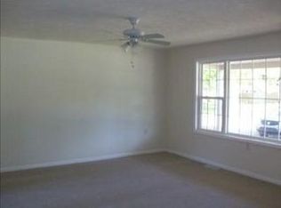 347 Pinewood Dr, Valparaiso, IN 46385