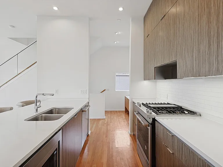 2706 Throckmorton St #D — Photo 5
