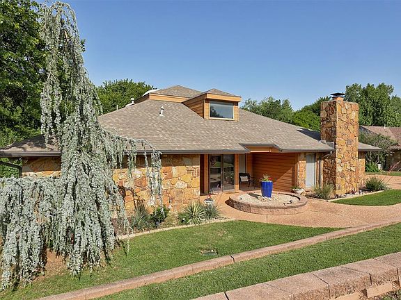 3rd image of 2109 Brookwood Pl