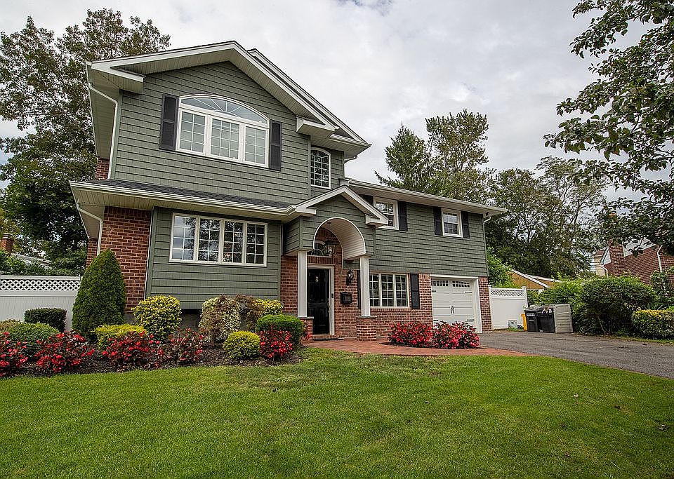 1st image of 62 Crescent Ct