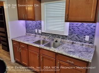 208 SW Sanneman Dr, Topeka, KS 66609