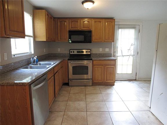 3rd image of 8609 N Greenwood Ave