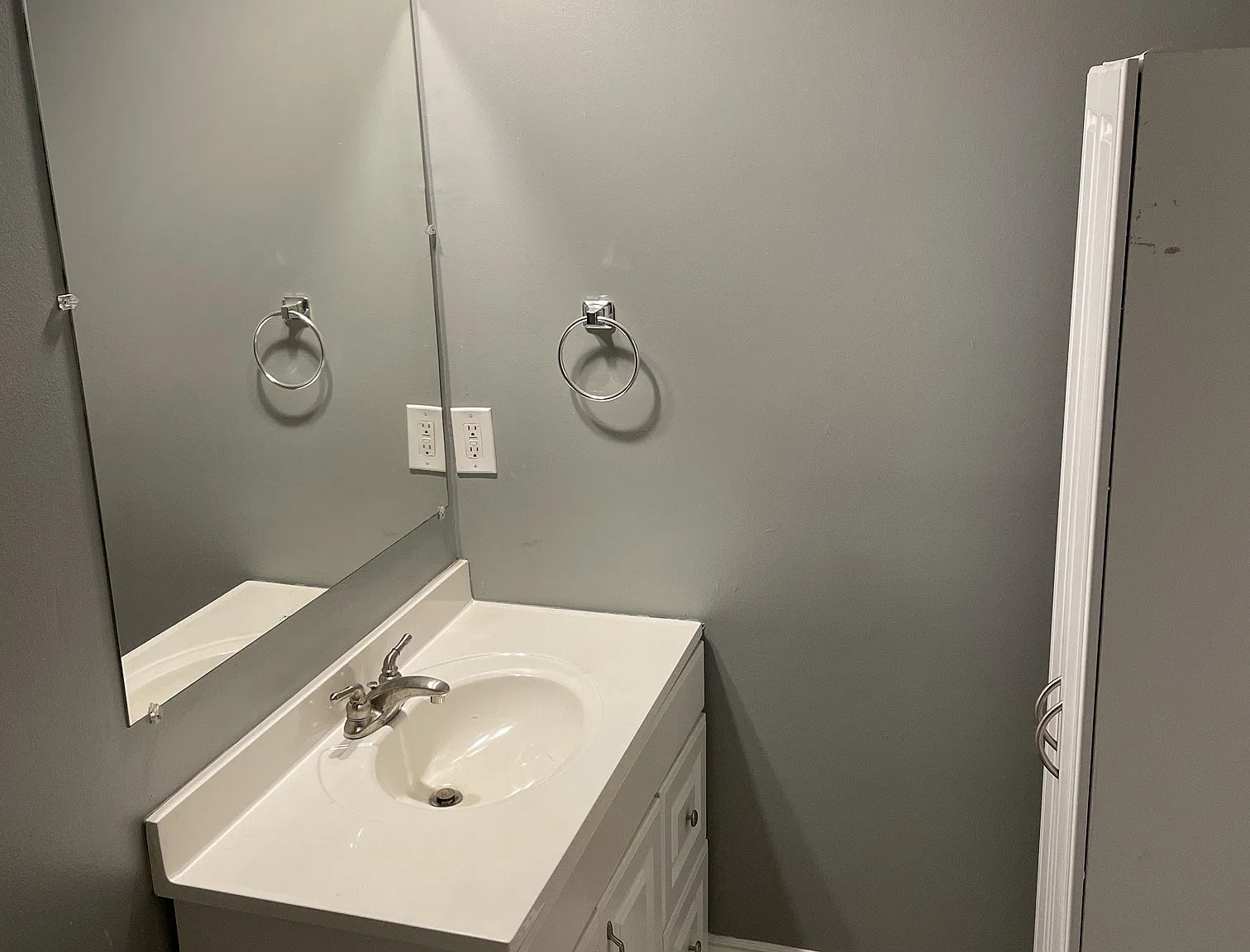 1 bed, 1.5 bath, 800 sqft, $1,000 — Photo 3