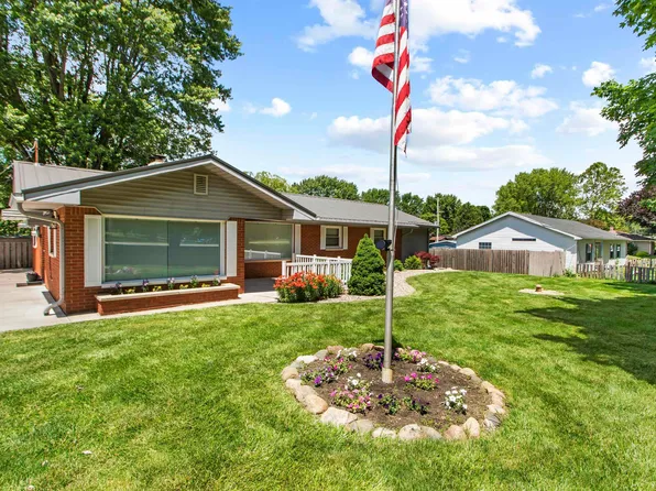580 E 7th St, Burlington, IN 46915