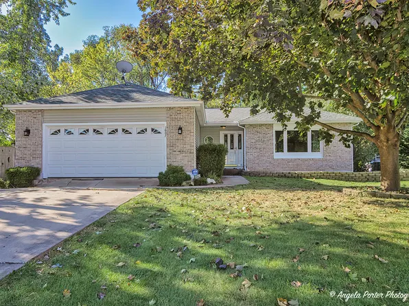 1607 Jennifer Ln, McHenry, IL 60050