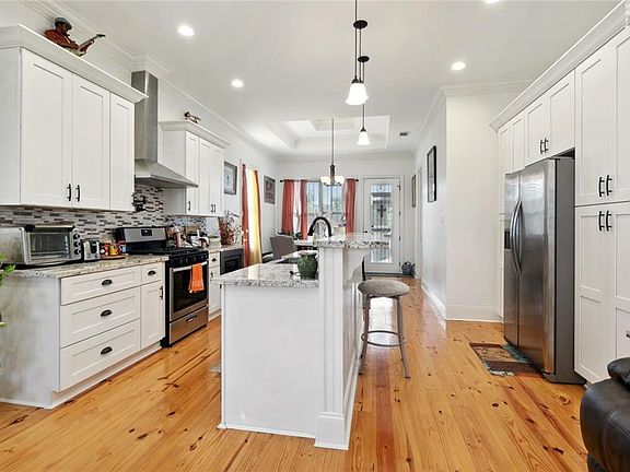 3rd image of 4108 Prentiss Ave