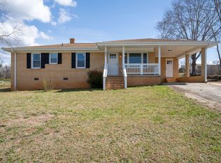 402 Shadow Ln, Seneca, SC 29678