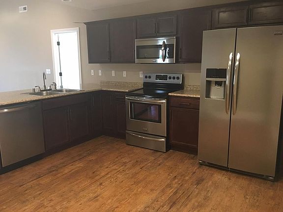 3rd image of 160 Daven Dr