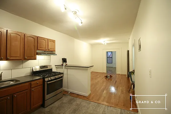 Rented by Grand & Co. | media 1