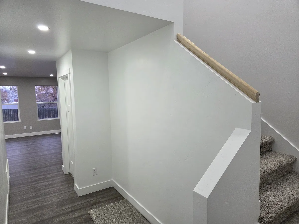 Building Photo - 379 S 700 W