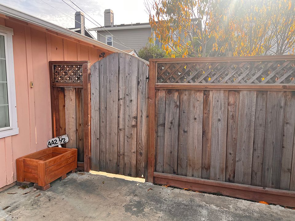 1st image of 442 1/2 Bryan Ave