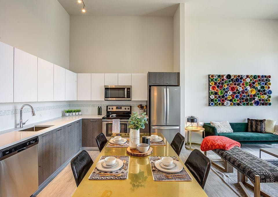 1st image of 650 NE 1st Ave #1601