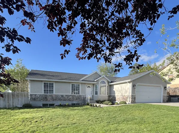 1317 E Knollwood Dr, Sandy, UT 84092