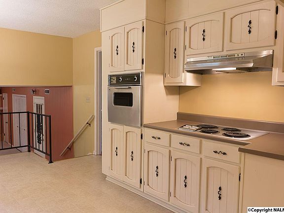 5th image of 11215 Dellcrest Dr SE