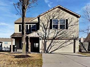 5743 N Jamestown Dr, McCordsville, IN 46055