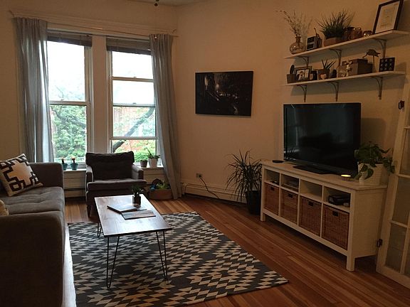 4th image of 2314 W Superior St APT 2W