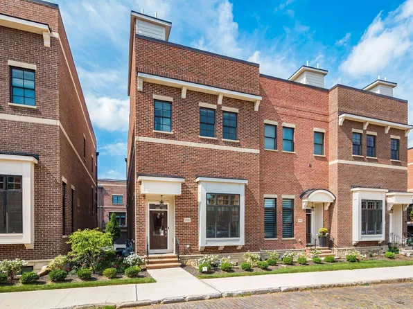899 S Wall St, Columbus, OH 43206