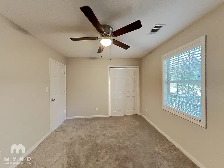 204 Eagles Crest Ct — Photo 12