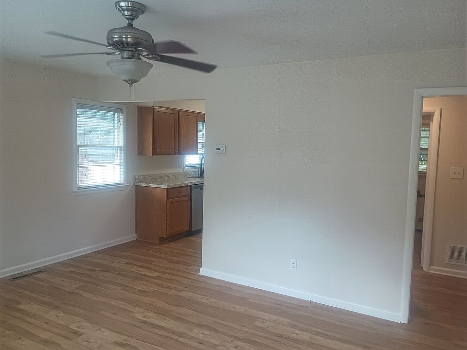 2nd image of 921 Hullview Ave