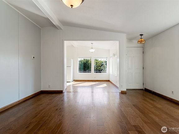 5th image of 1344 Gloria Lane