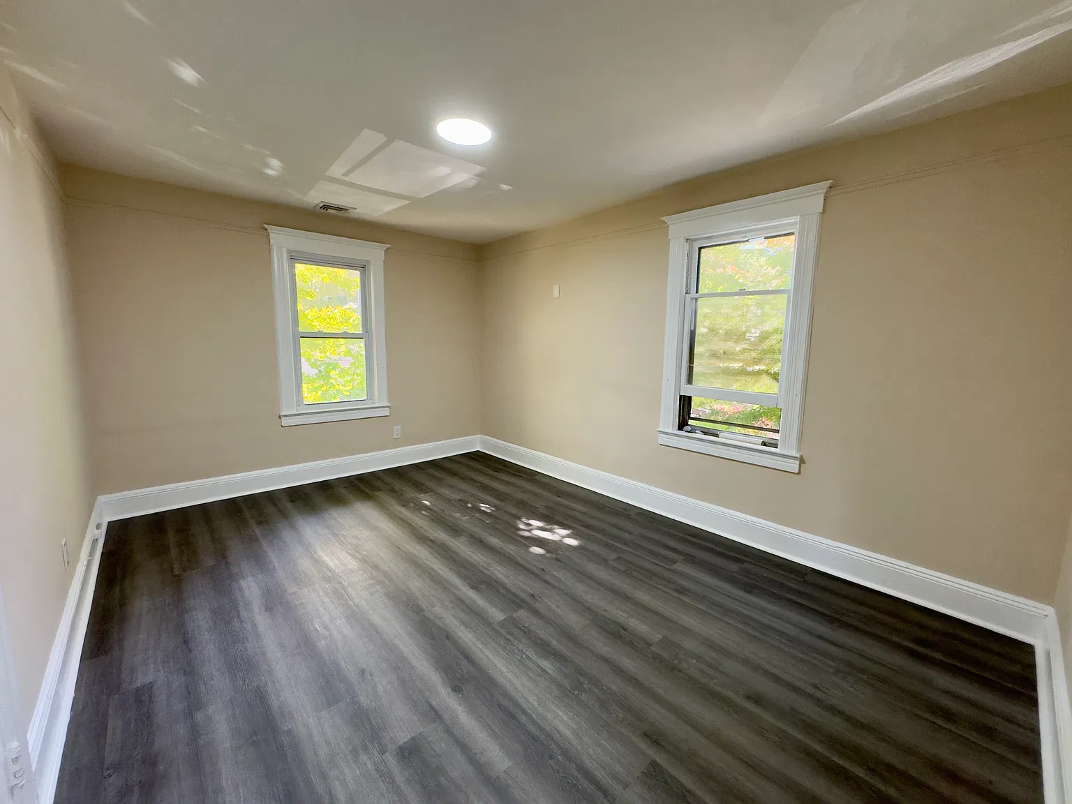 3 bed, $2,500 — Photo 2