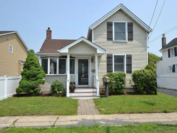 187 Smith Avenue, Islip, NY 11751