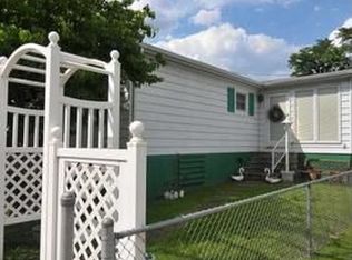 11848 Maccorkle Ave, Marmet, WV 25315