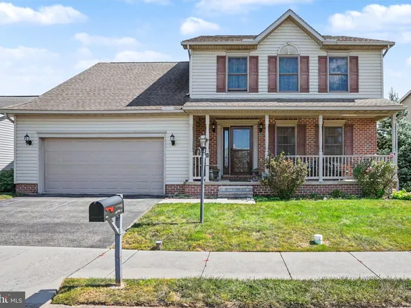 8 Sycamore Ct, Littlestown, PA 17340