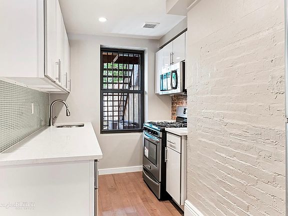 3rd image of 748 Lafayette Ave #1
