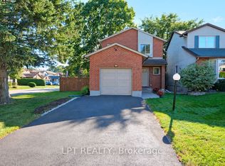 65 Coolspring Cres, Ottawa, ON K2E7M9