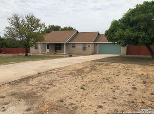 5 Broken Star Trl, Poteet, TX 78065