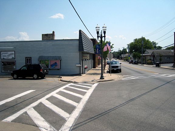 4th image of 122 Cottonwood Ave