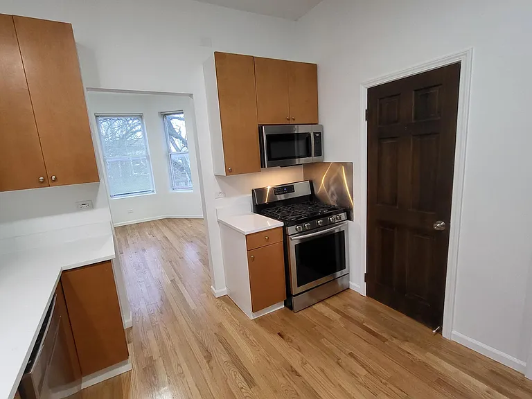 2523 S Whipple St #3F — Photo 3