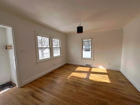 living room / front room