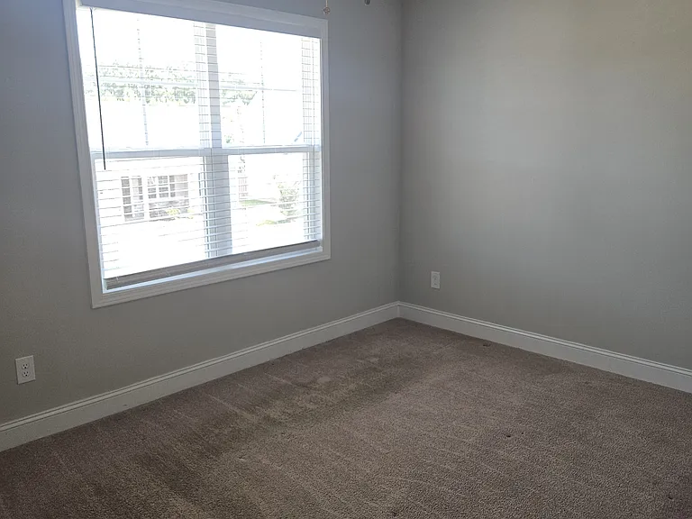 2123 Blue Bonnet Cir — Photo 12