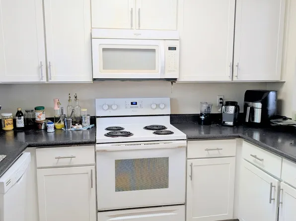 10 Avocet Dr #205, Redwood City, CA 94065