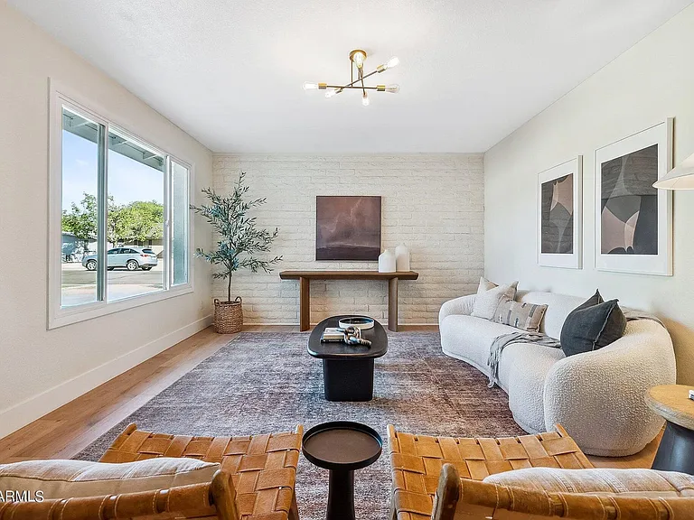 1956 E Loyola Dr — Photo 11