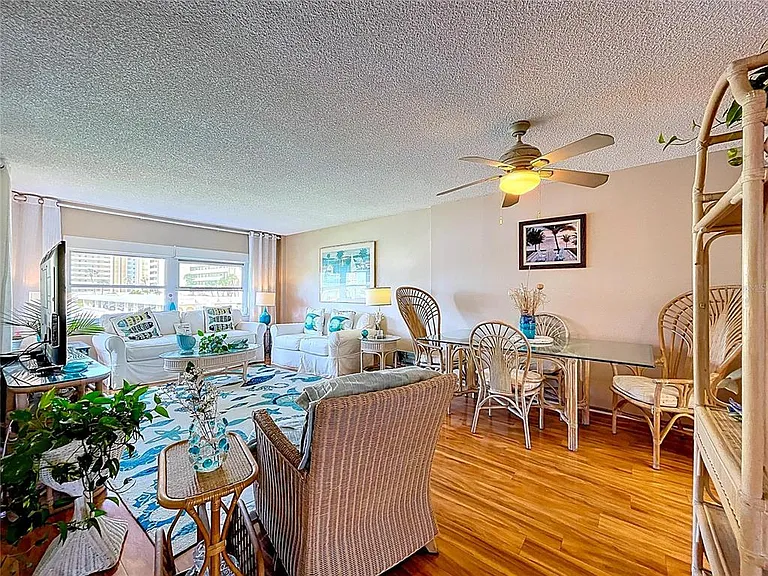 4650 Cove Cir #209 — Photo 9