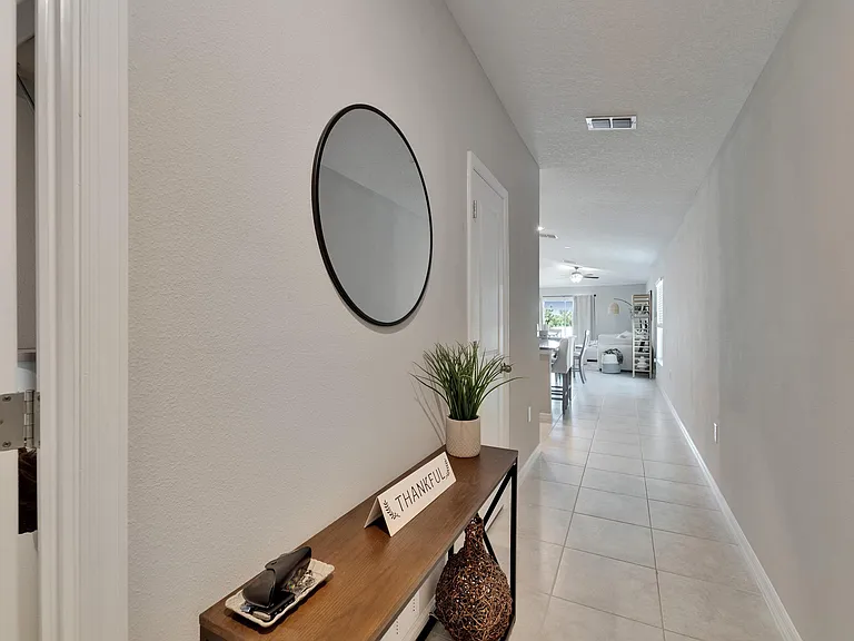 401 Royal Empress Dr — Photo 6