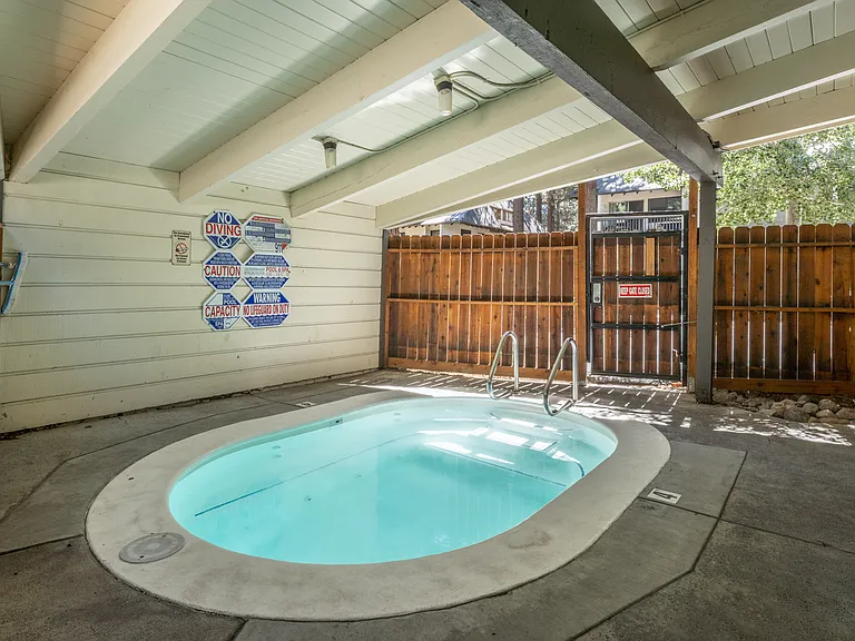 2289 Sierra Nevada Rd #K11 — Photo 34