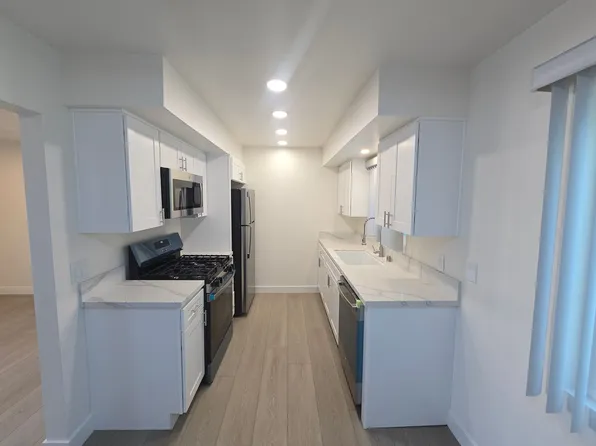 7th225, 225 7th St APT 3, Huntington Beach, CA 92648