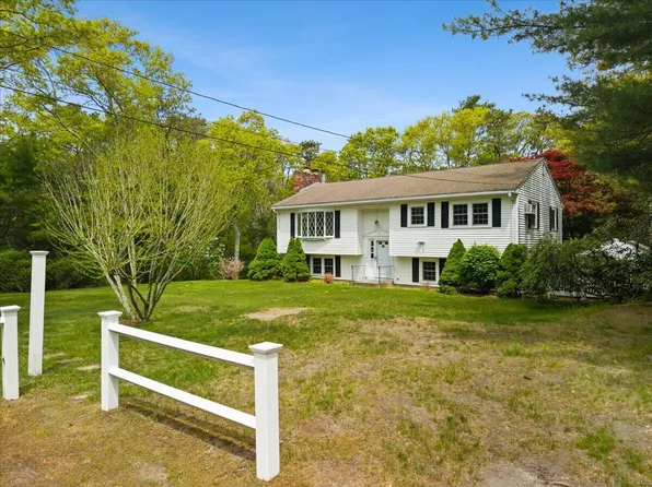 391 Scenic Highway, Buzzards Bay, MA 02532