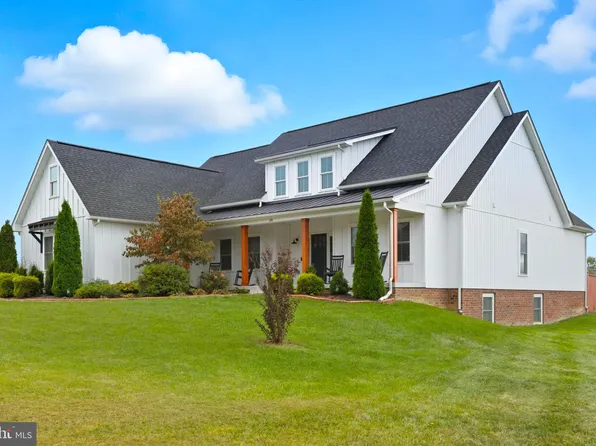 120 Springwood Ln, Stephens City, VA 22655