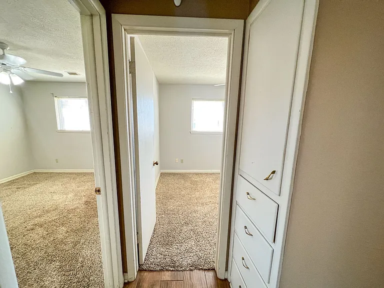 2737 Plymouth Ln — Photo 14
