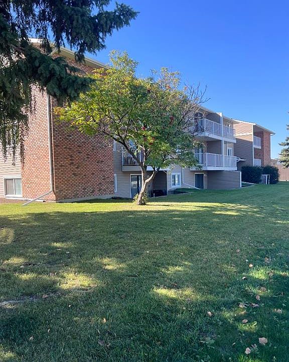 1st image of 49 S Bennett St #208